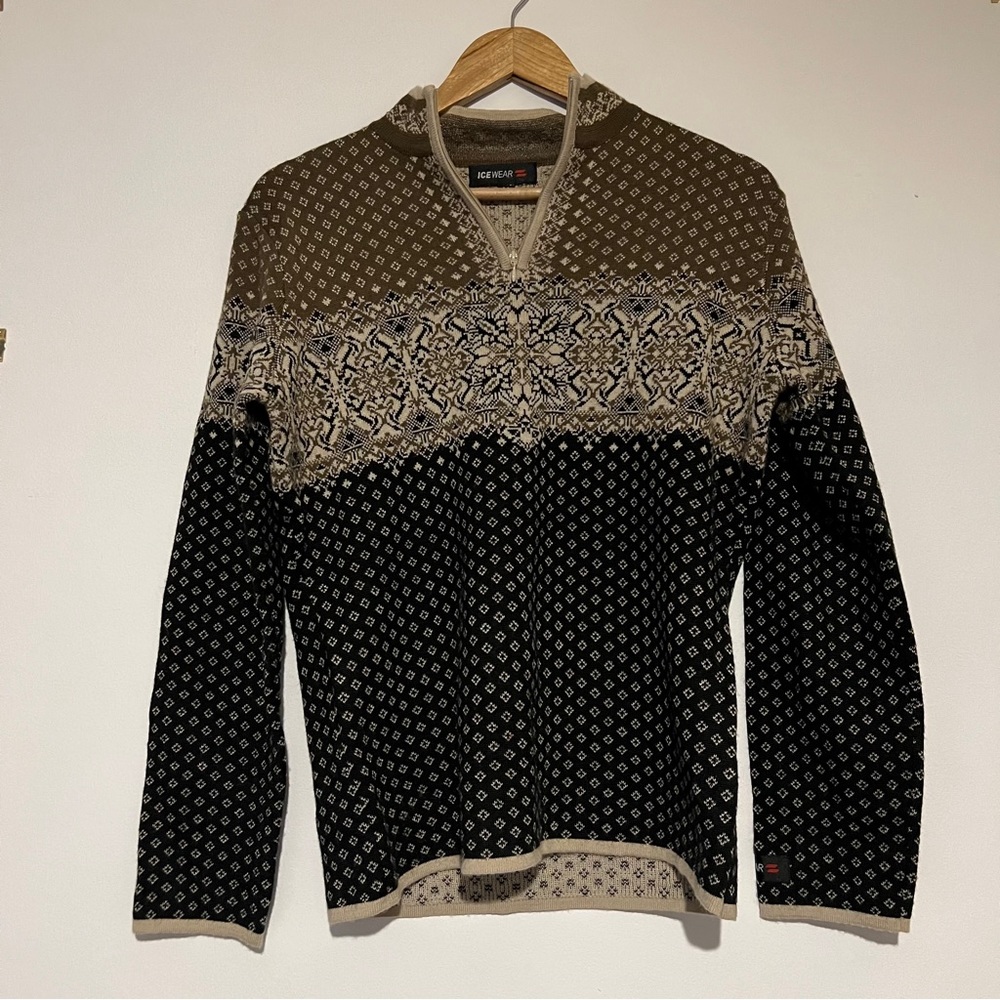 Icewear Black and Brown Patterned Women's Sweater